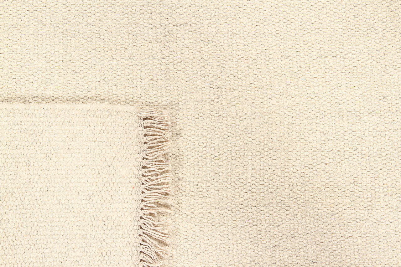 UBIQUE IVORY