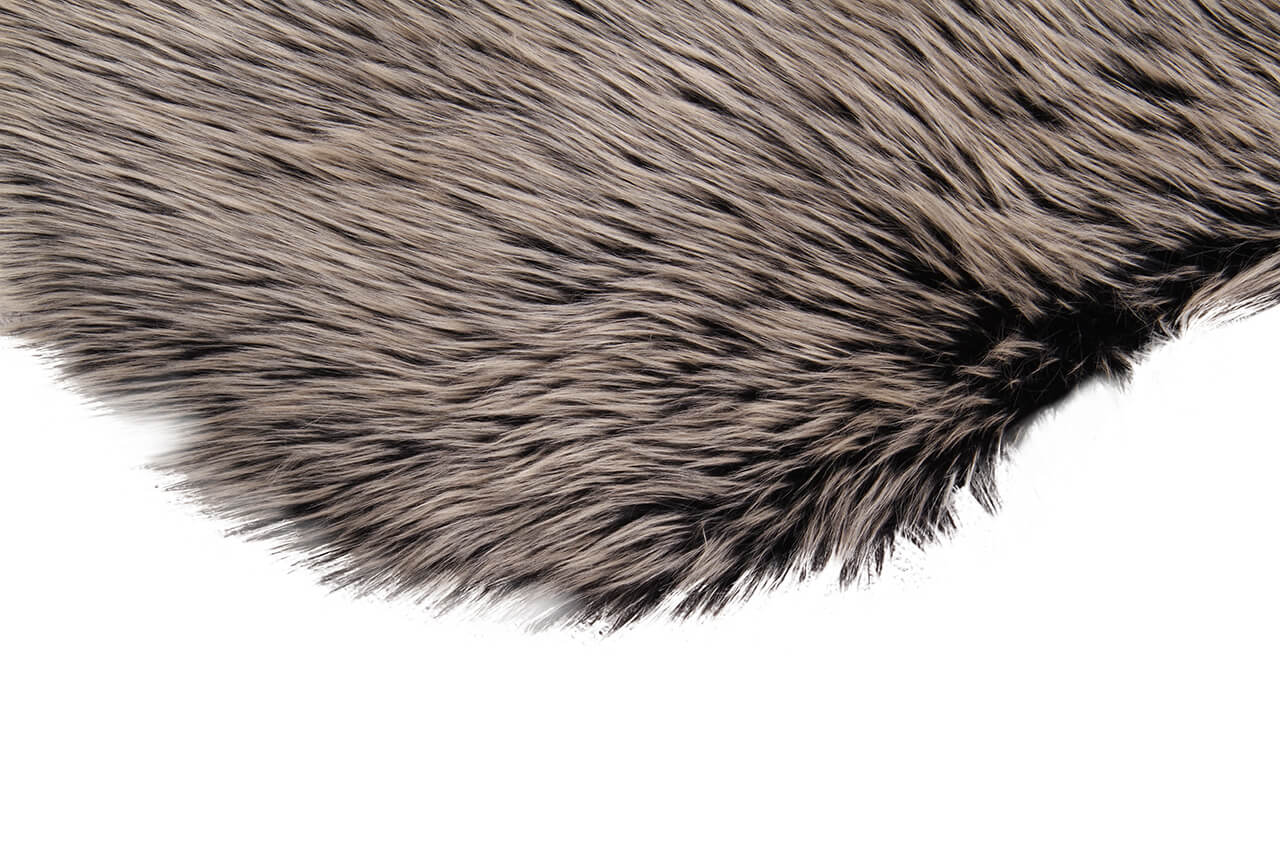 Eco Lambskin Taupe in Finta Pelliccia – Plaid, Tappeto o Coprisedia – Morbido, Elegante