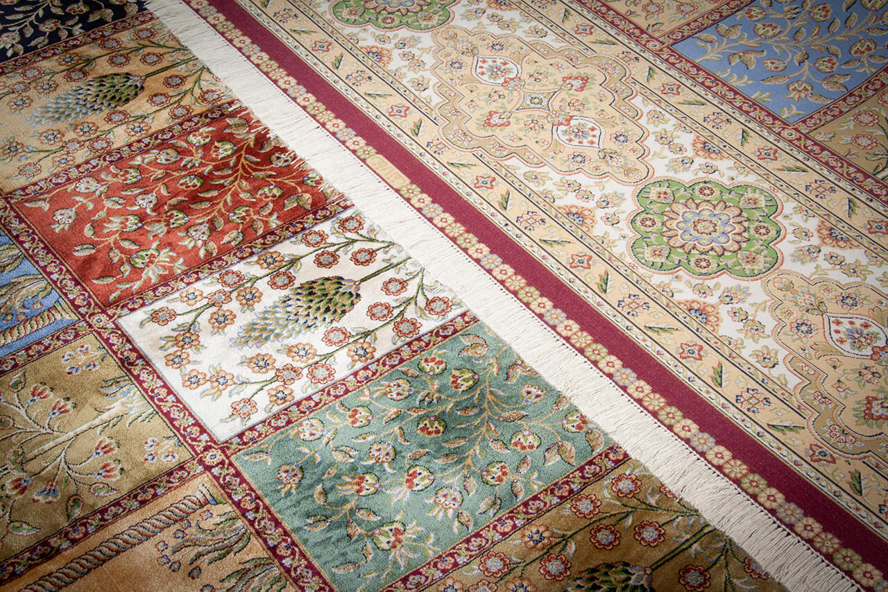 Tappeto Stile Orientale Qoum Shah - Effetto Seta - Disegno Classico - Multicolore