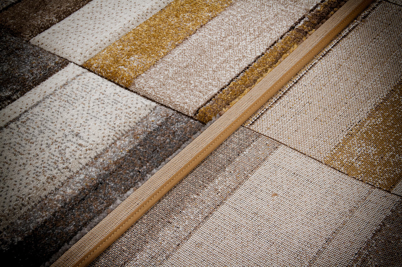 Tappeto Moderno Ray Geometrico - Grigio Beige - Antiscivolo | Ideale per Soggiorno, Camera da Letto, Sala da Pranzo - CarpetLiving