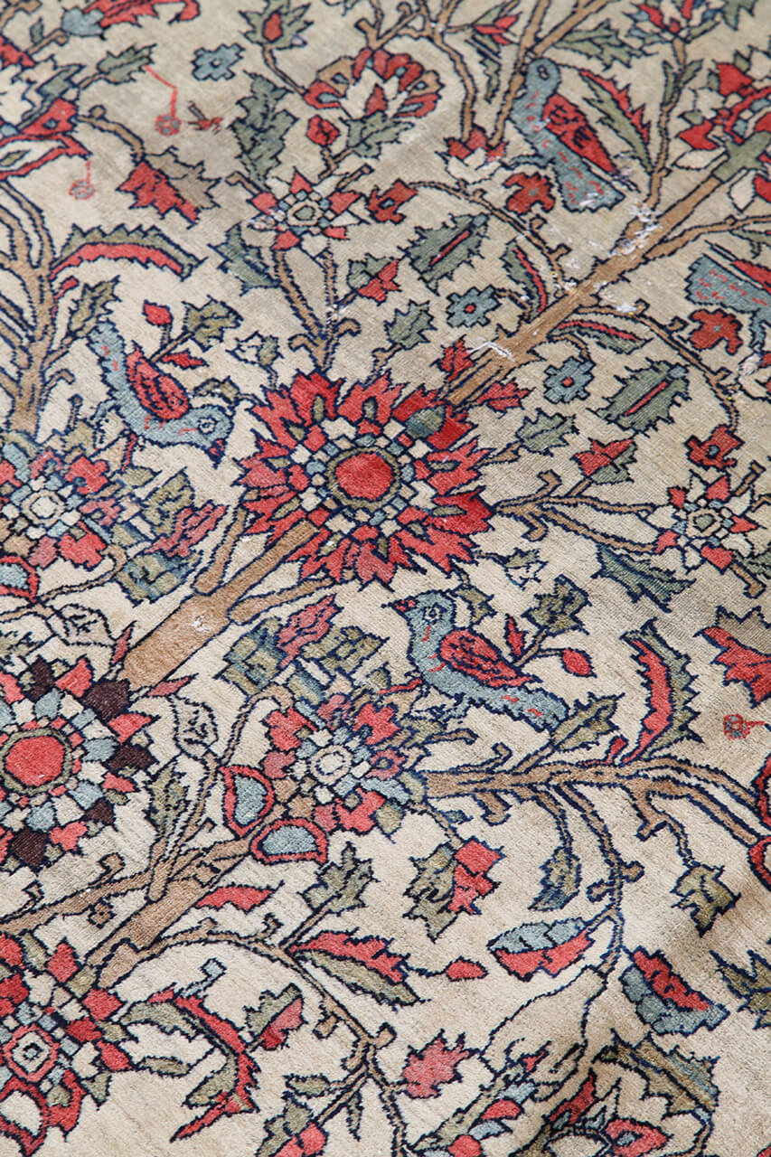 Authentic Antique Persian Isfahan Rug | Hand-Knotted 209x137cm