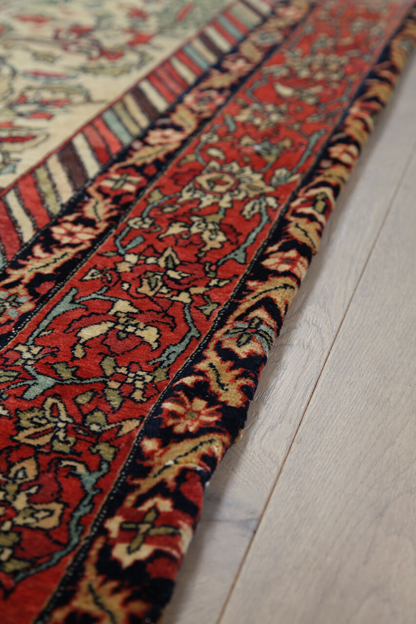 Authentic Antique Persian Isfahan Rug | Hand-Knotted 209x137cm