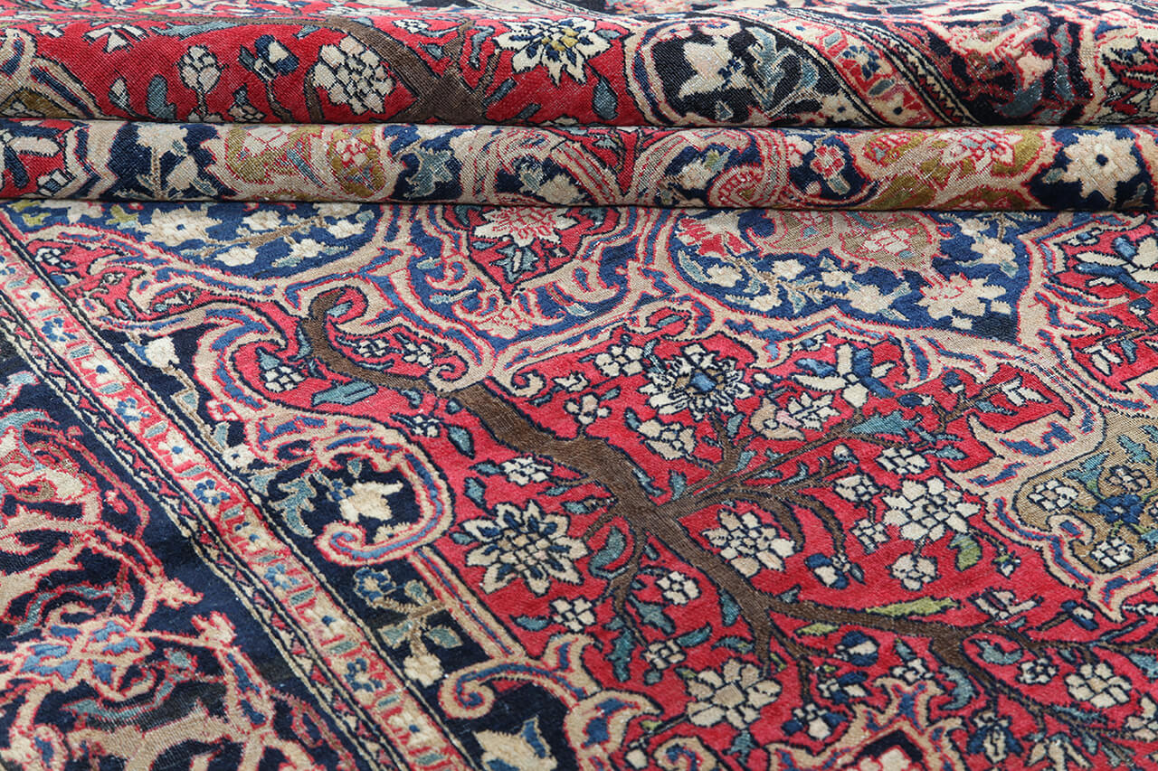 Authentic Antique Persian Isfahan Rug | Hand-Knotted 200x129cm