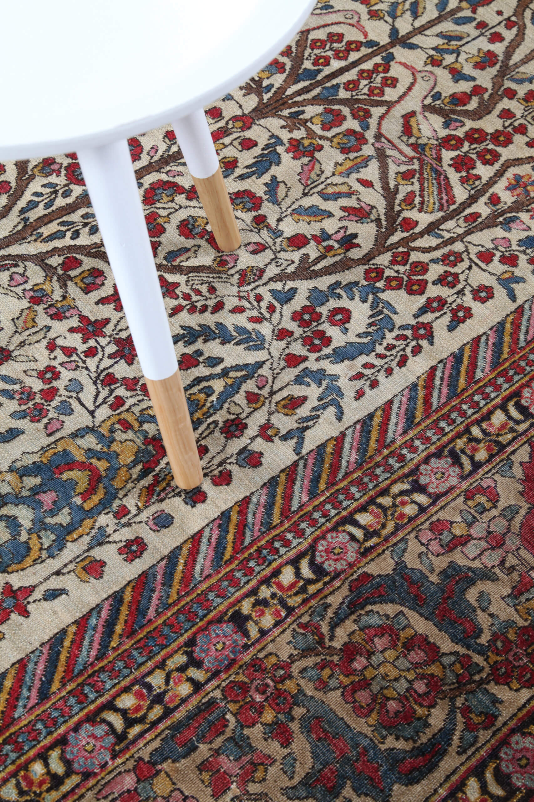 Authentic Antique Persian Isfahan Rug | Hand-Knotted 200x132cm