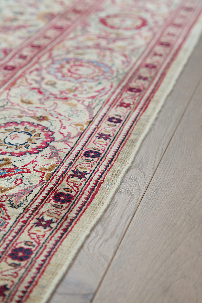 Authentic Antique Persian Isfahan Rug | Hand-Knotted 208x127cm