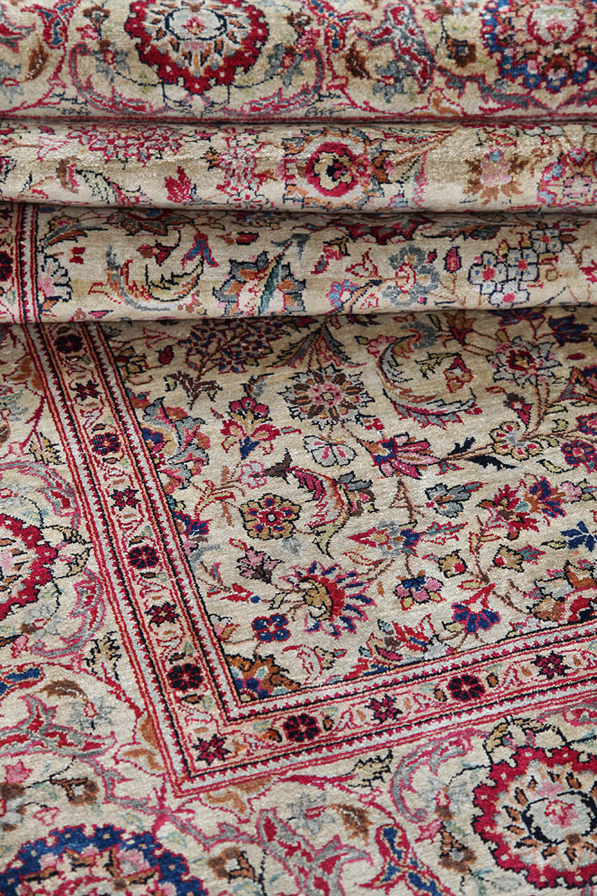 Authentic Antique Persian Isfahan Rug | Hand-Knotted 208x127cm