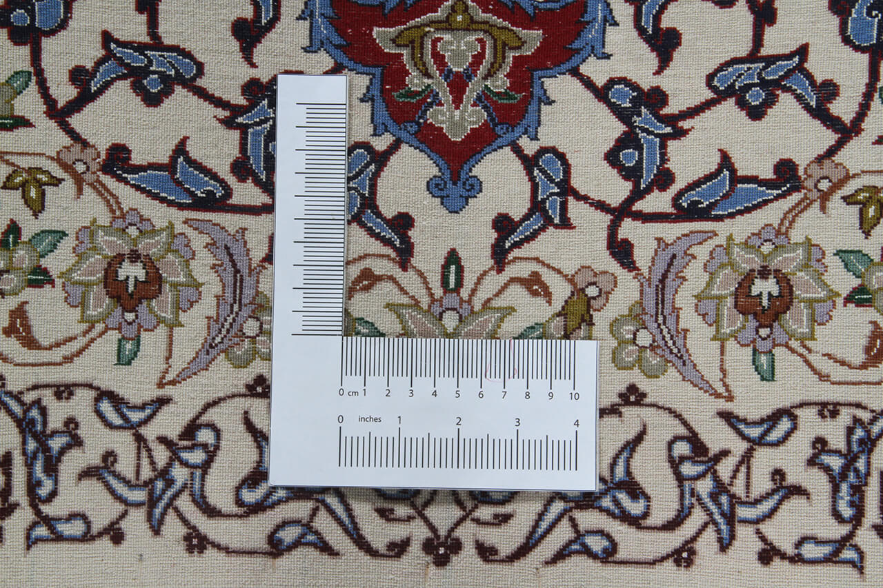Persian Isfahan Silk & Wool Rug 118_82 cm