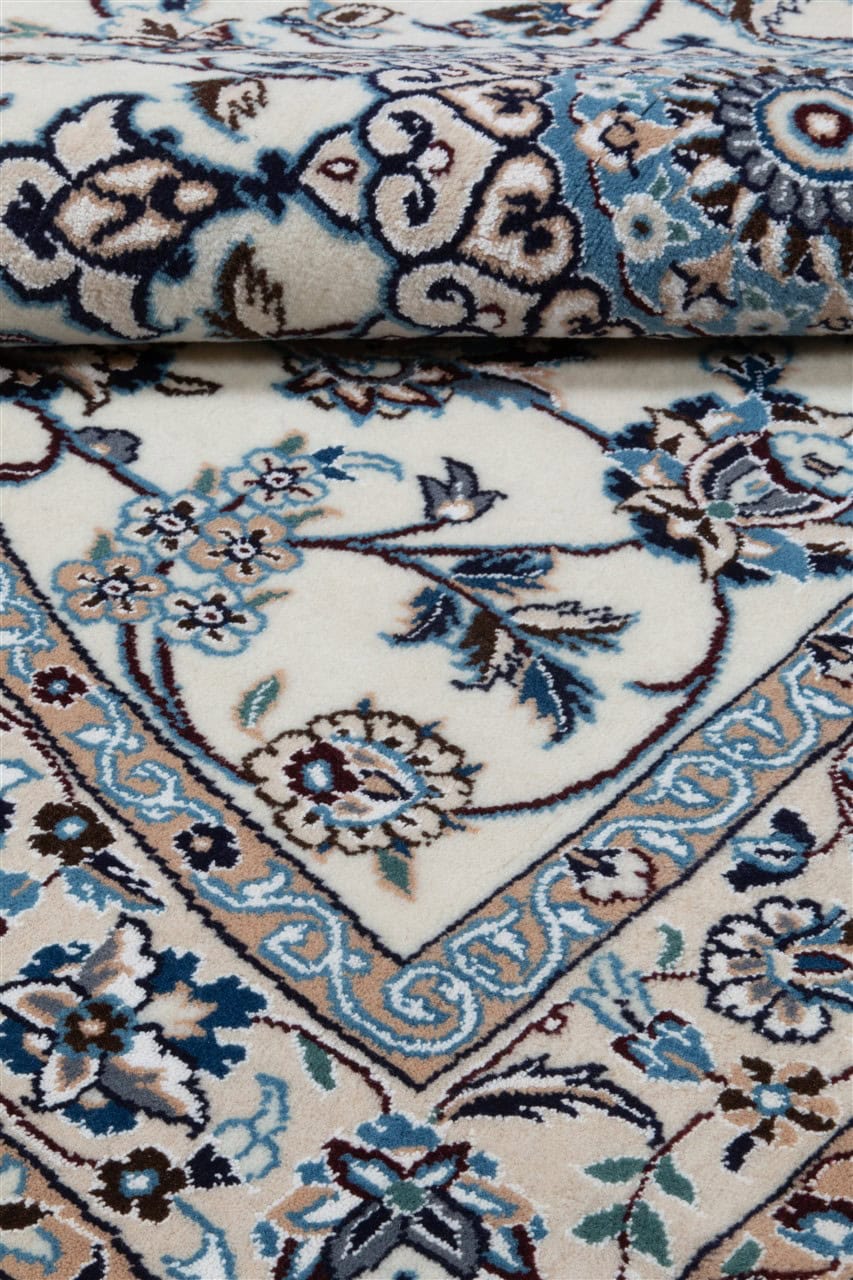 Fine Persian Nain Corner Rug 9La 130_130 cm