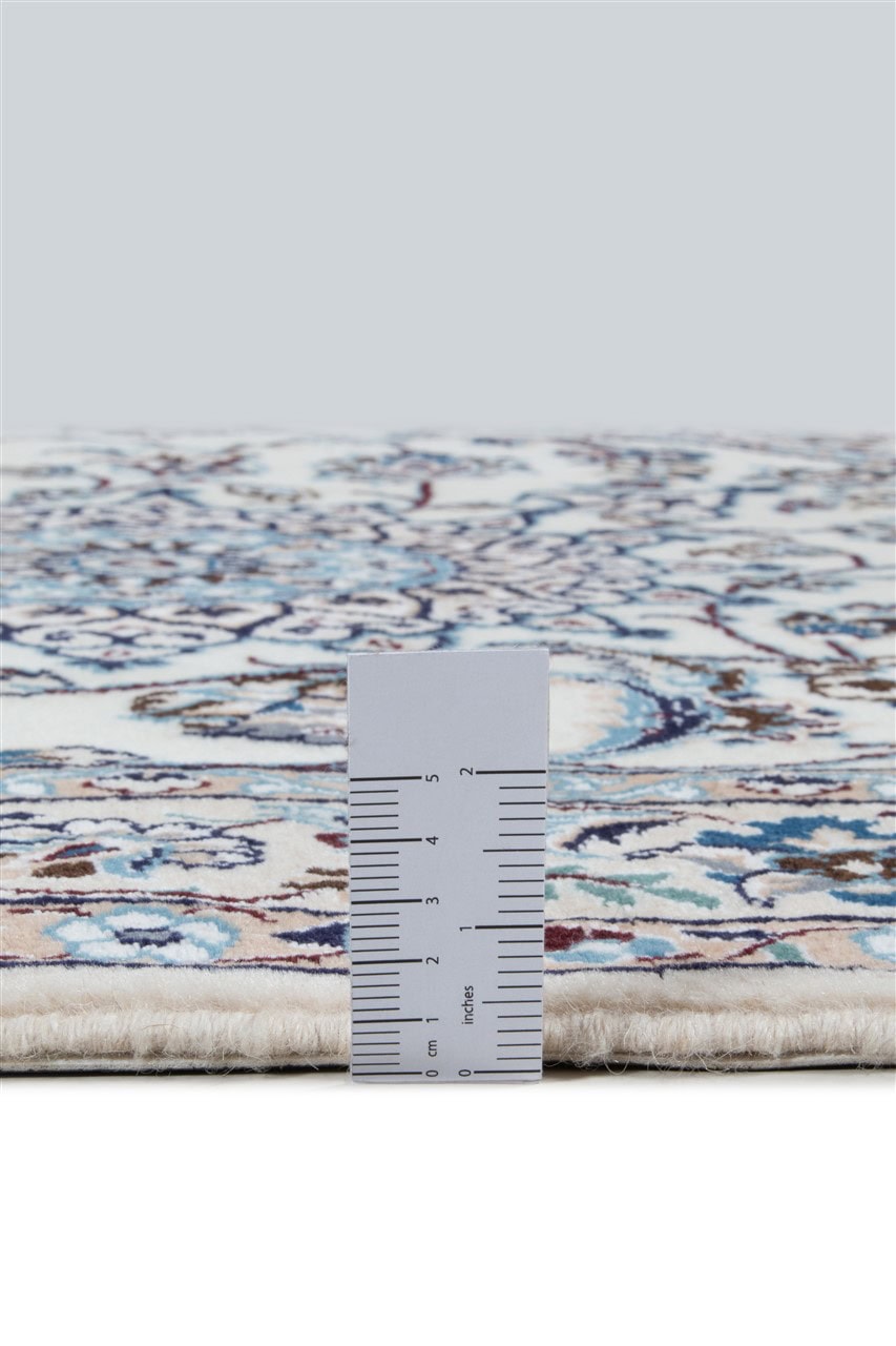 Fine Persian Nain Corner Rug 9La 130_130 cm