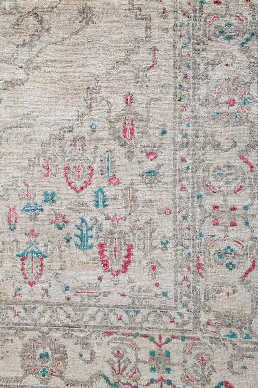 Handmade Ziegler Decorative Floral Rug, 233x169cm