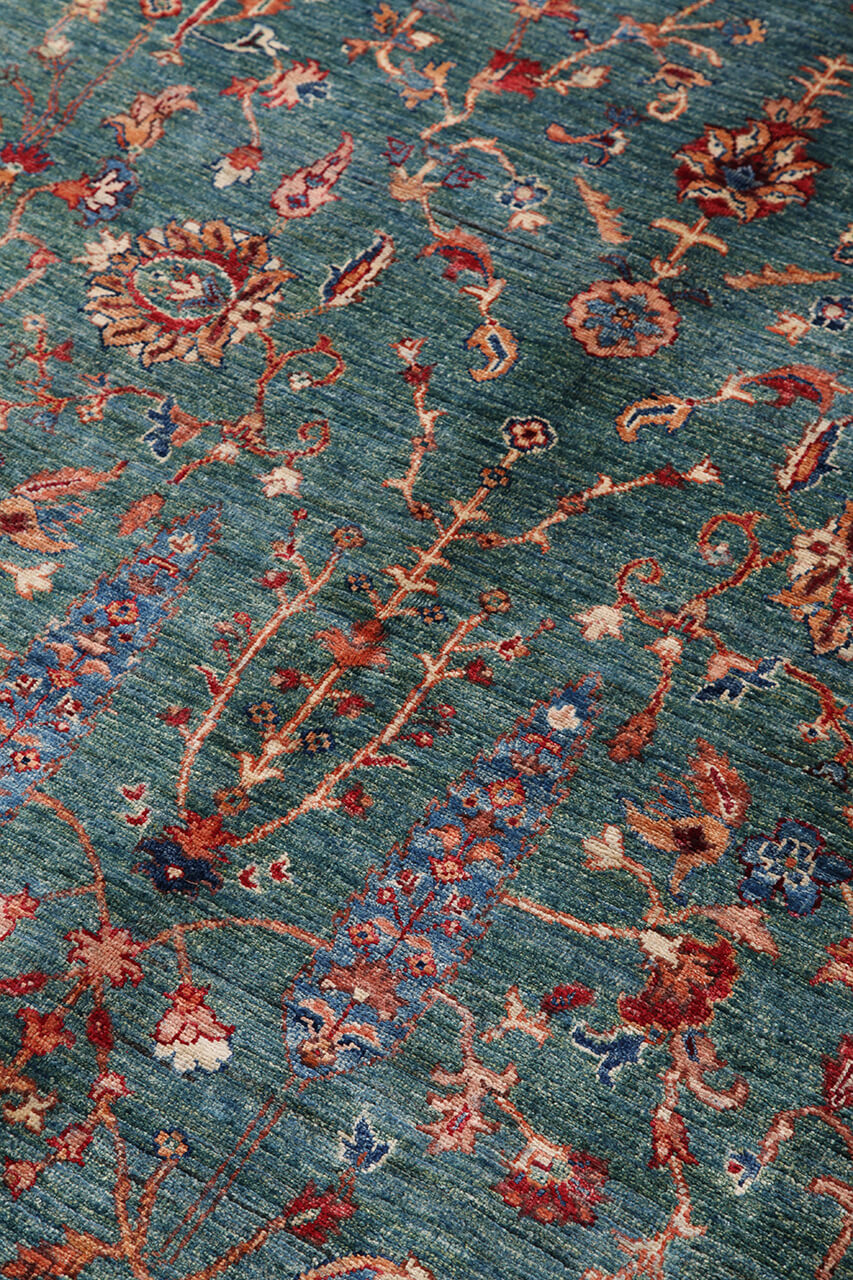 Handmade Ziegler Decorative Floral Rug, 242x170cm