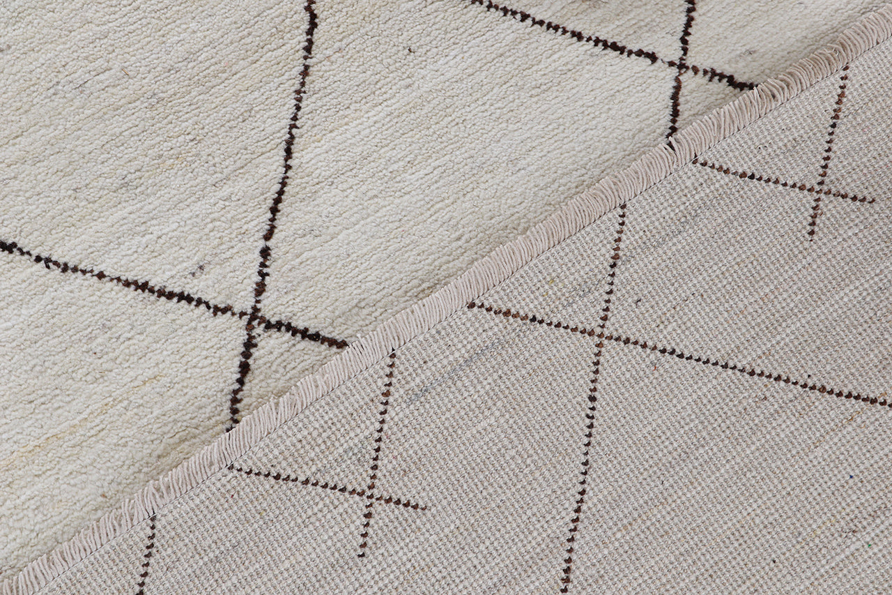 Modern design white Berber style carpet, handmade 298x190cm