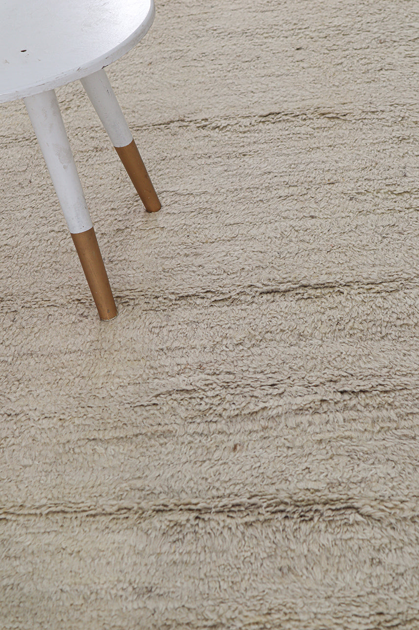 Modern design white plain Berber style carpet, handmade 237x174cm