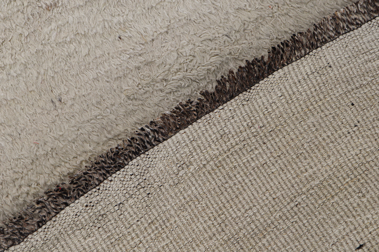 Modern design white plain Berber style carpet, handmade 237x174cm