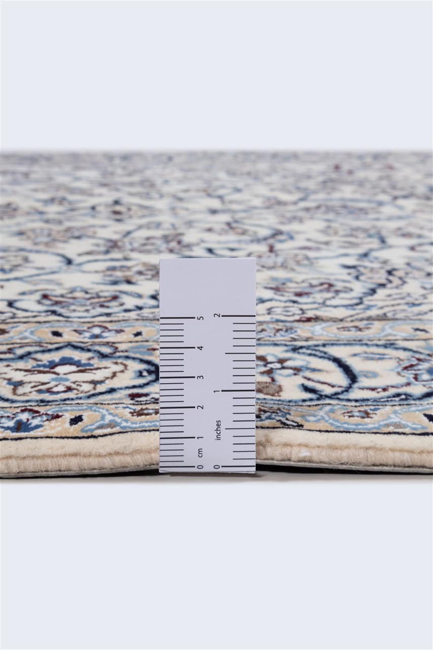 Fine Persian Nain Rug 9La 203_130 cm
