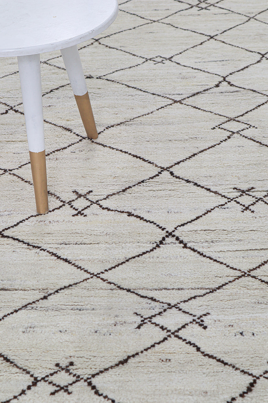 Modern design white Berber style carpet, handmade 203x137cm