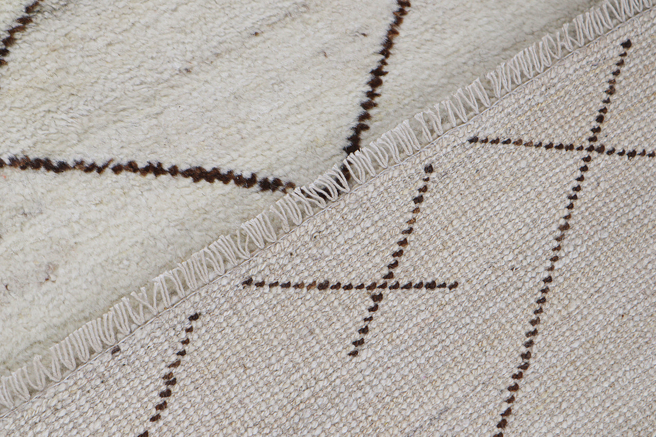 Modern design white Berber style carpet, handmade 203x137cm