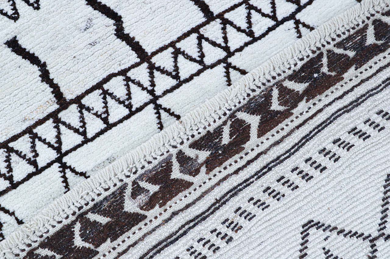 Modern design white Berber style carpet, handmade 276x197cm