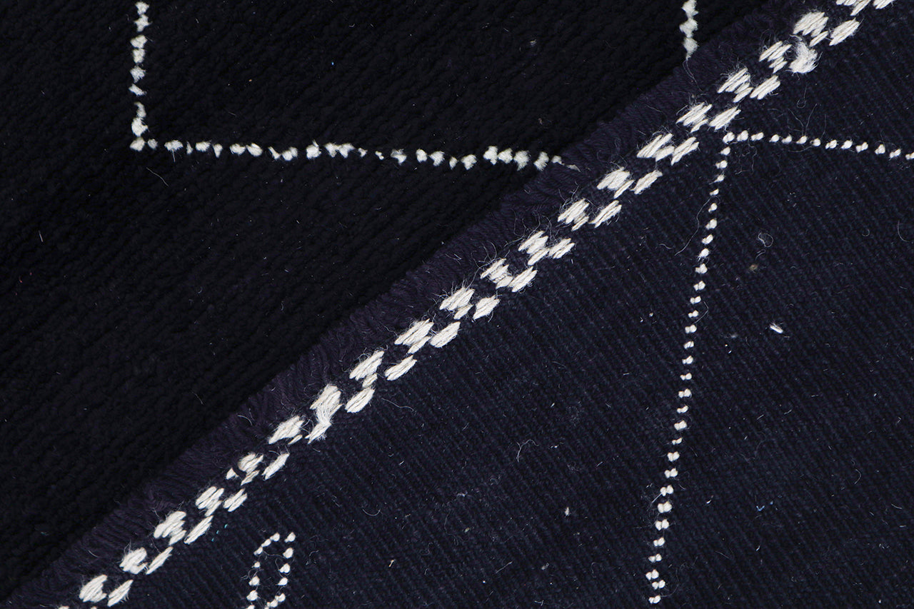 Tappeto design moderno nero stile berbero, fatto a mano 206x146cm