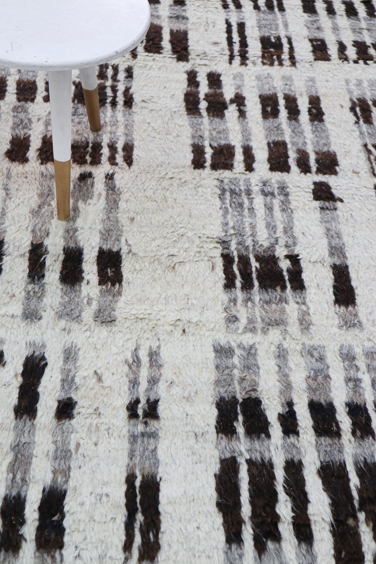 Modern design white Berber style carpet, handmade 311x218cm