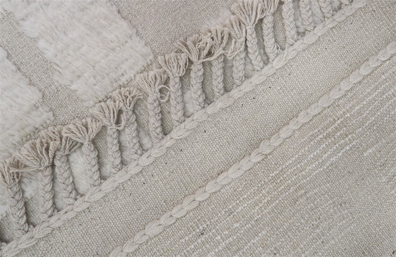 Modern design white Berber style carpet, handmade 305x197cm