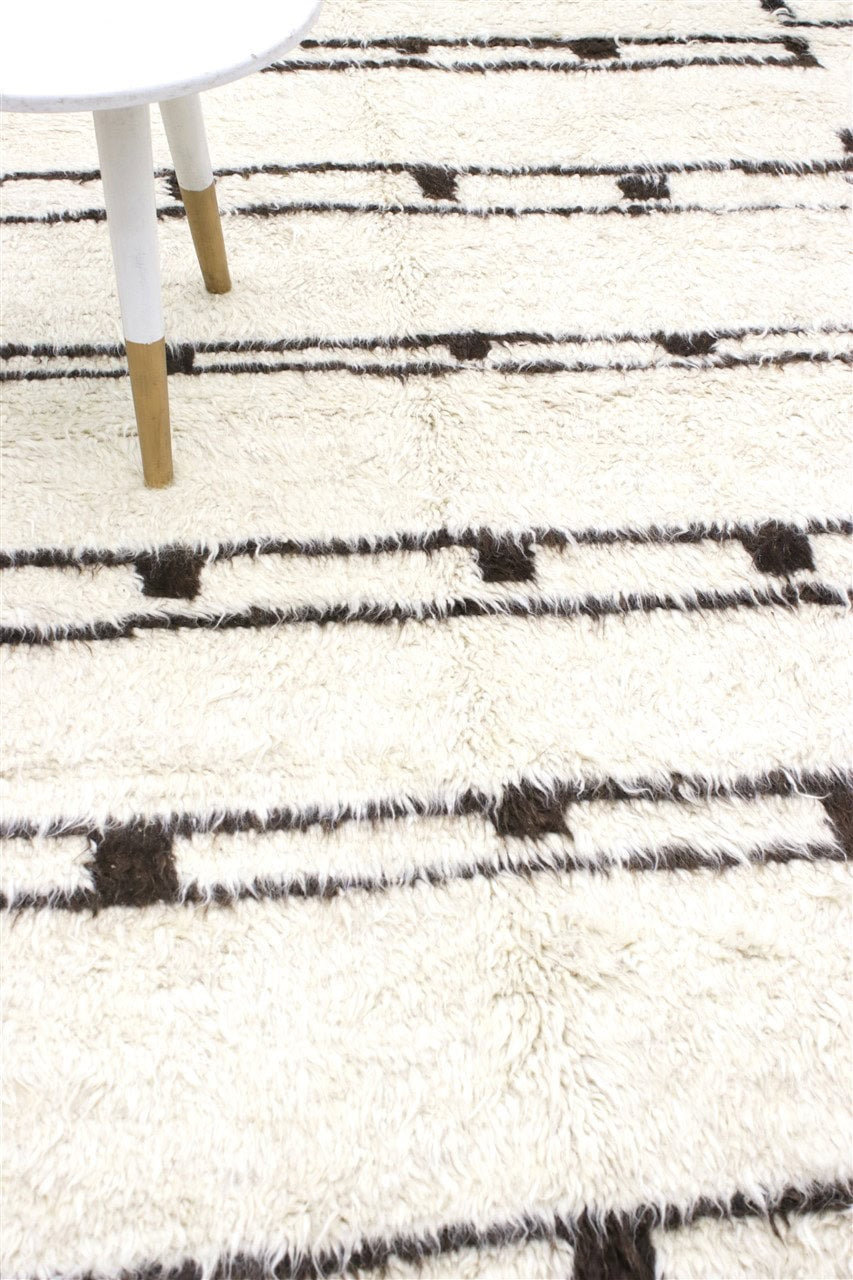 Modern design white Berber style carpet, handmade 299x210cm