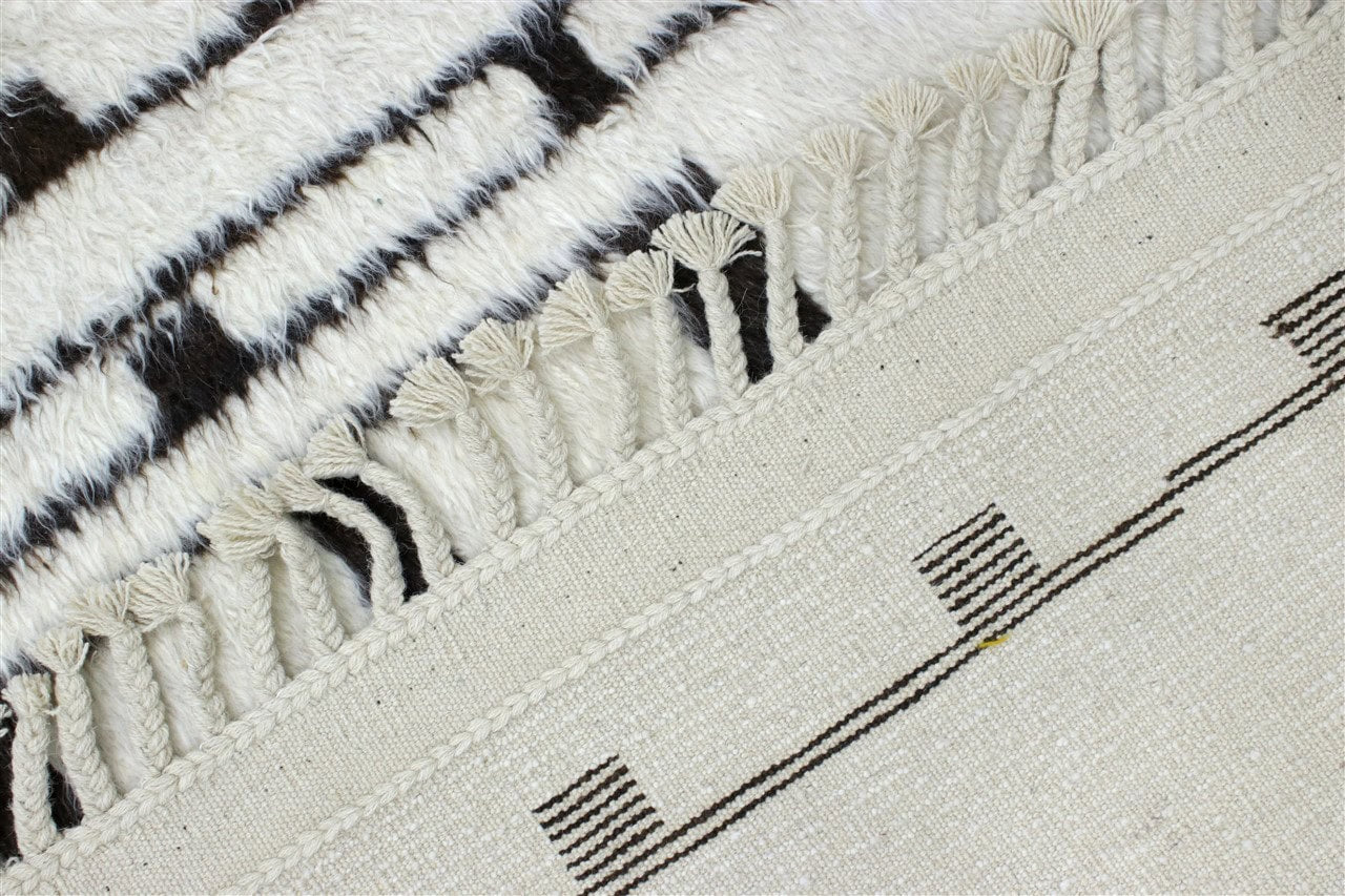 Modern design white Berber style carpet, handmade 298x216cm