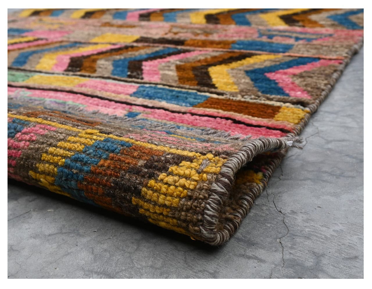 Handmade Tribal Multicolour Wool Rug 118_83 cm