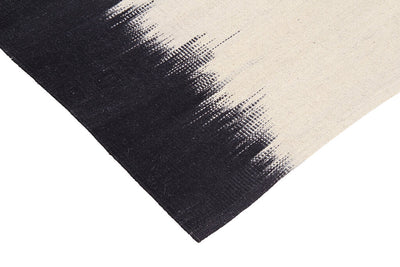 KILIM IKAT BLACK IVORY - CarpetLiving