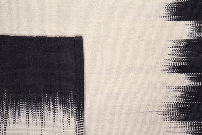 KILIM IKAT BLACK IVORY - CarpetLiving