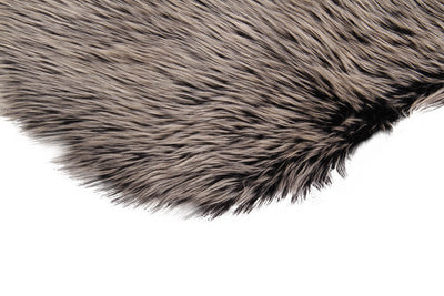 Eco Lambskin Taupe in Finta Pelliccia – Plaid, Tappeto o Coprisedia – Morbido, Elegante - CarpetLiving