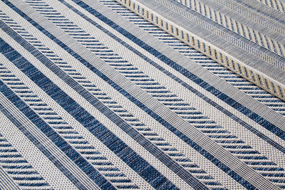 Tappeto a righe Stripes Blue - lavabile da esterno - CarpetLiving