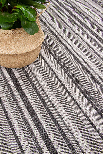 Tappeto a righe Stripes Grey per interni ed esterni - CarpetLiving