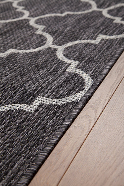 Tappeto Trellis Black nero geometrico in polipropilene per interni ed esterni - CarpetLiving