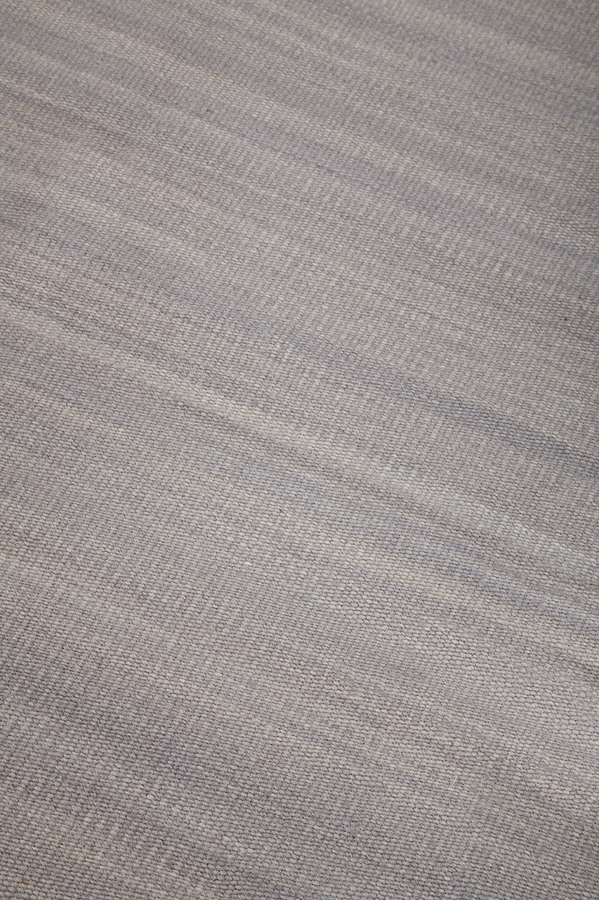 UBIQUE LIGHT GREY