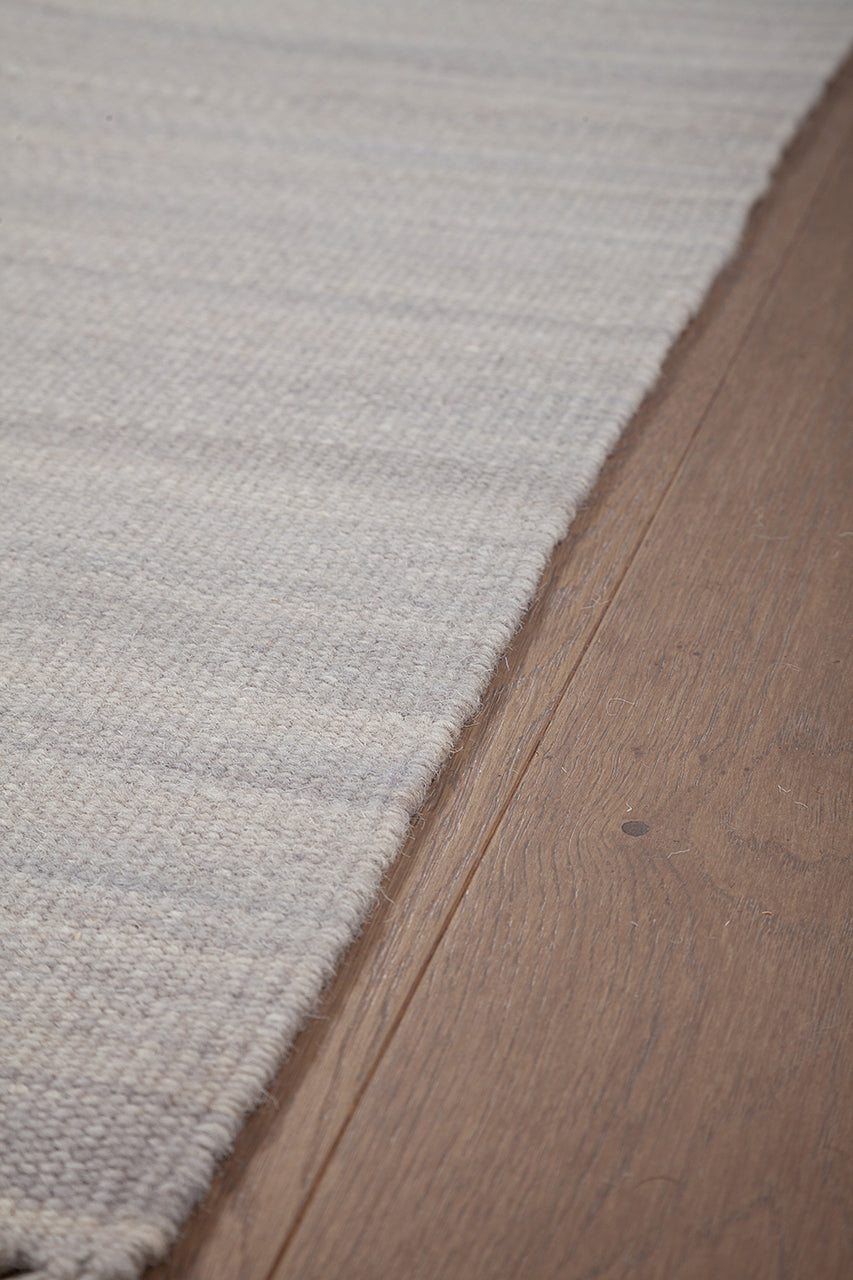 UBIQUE LIGHT GREY