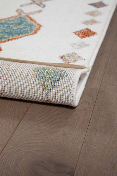 Tappeto Bianco Tribale Amira 7 - Antiscivolo - Ideale per Soggiorno e Camera da Letto - CarpetLiving