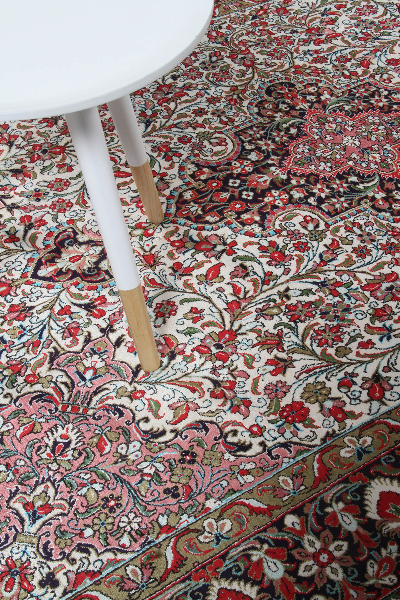 Persian Qum Silk Rug 208_131 cm