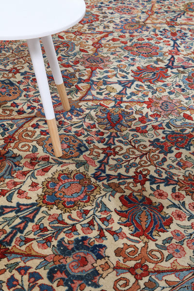 Authentic Antique Persian Isfahan Rug | Hand-Knotted 305x210cm