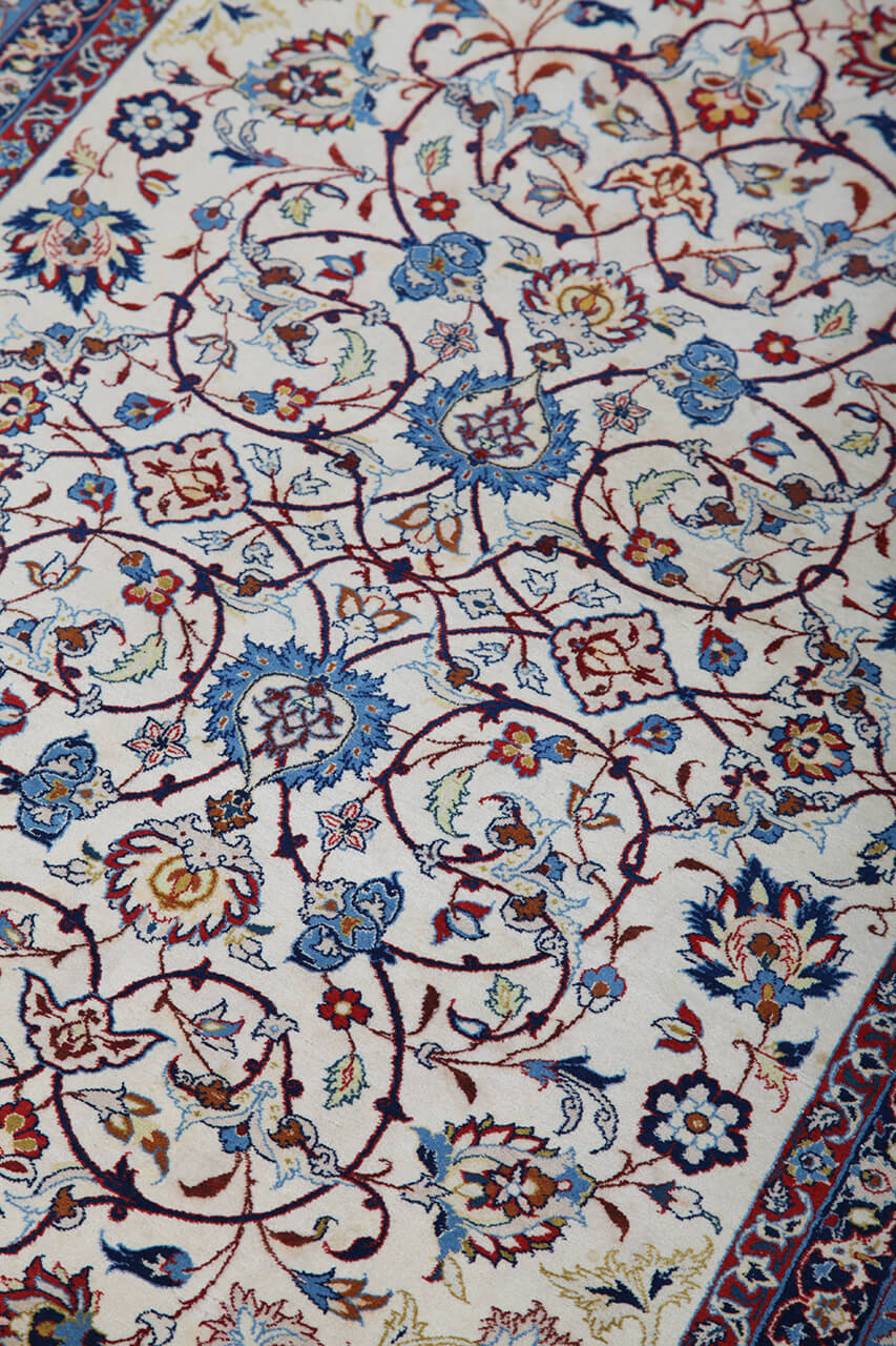 Authentic Antique Persian Isfahan Rug | Hand-Knotted 166x109cm