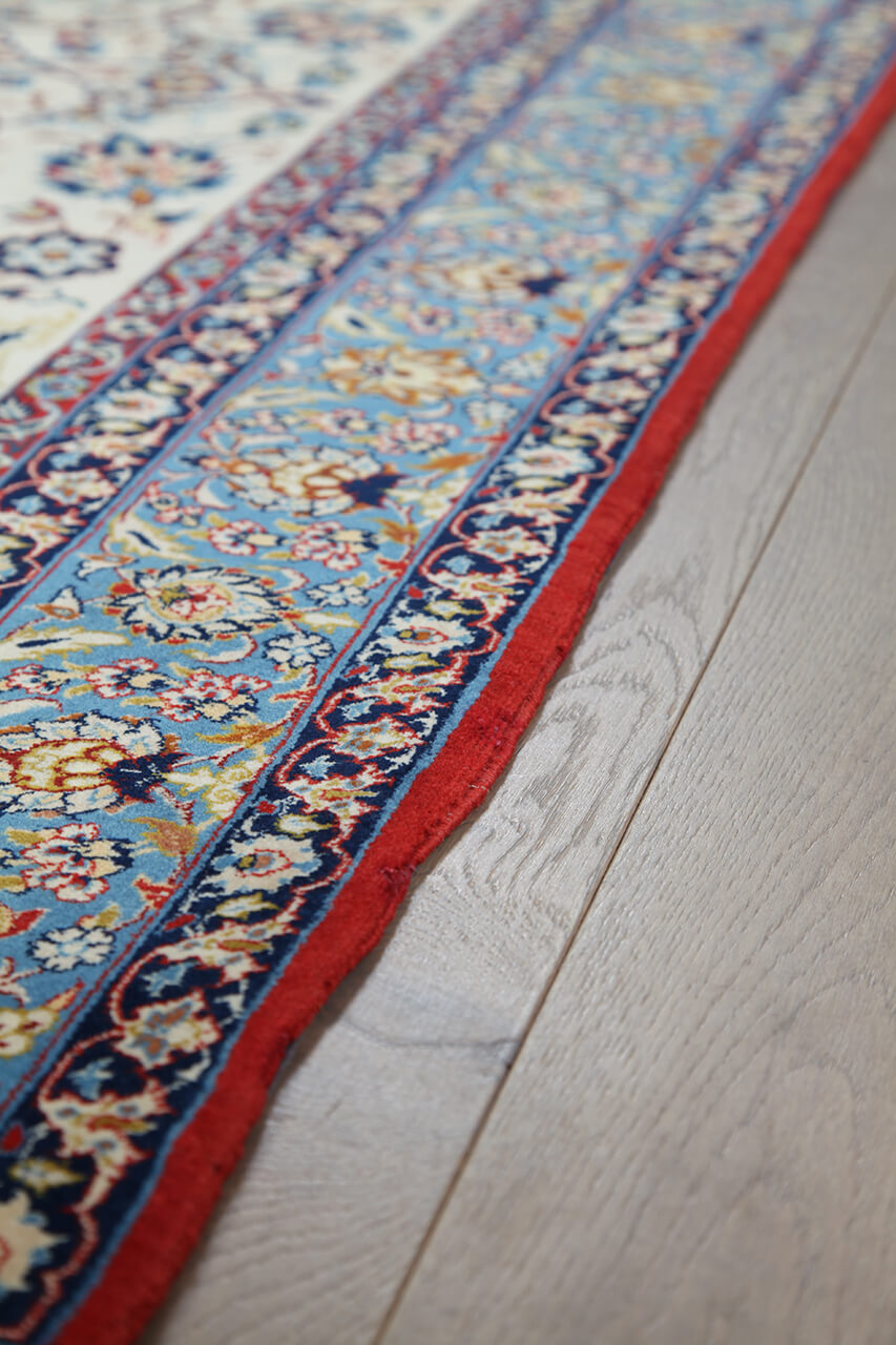 Authentic Antique Persian Isfahan Rug | Hand-Knotted 166x109cm
