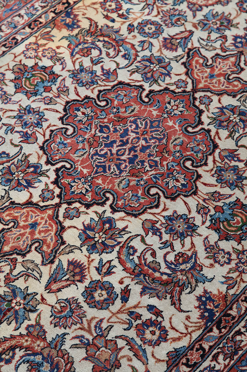 Authentic Antique Persian Isfahan Rug | Hand-Knotted 212x147cm