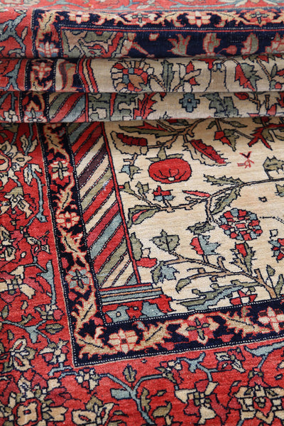 Authentic Antique Persian Isfahan Rug | Hand-Knotted 209x137cm