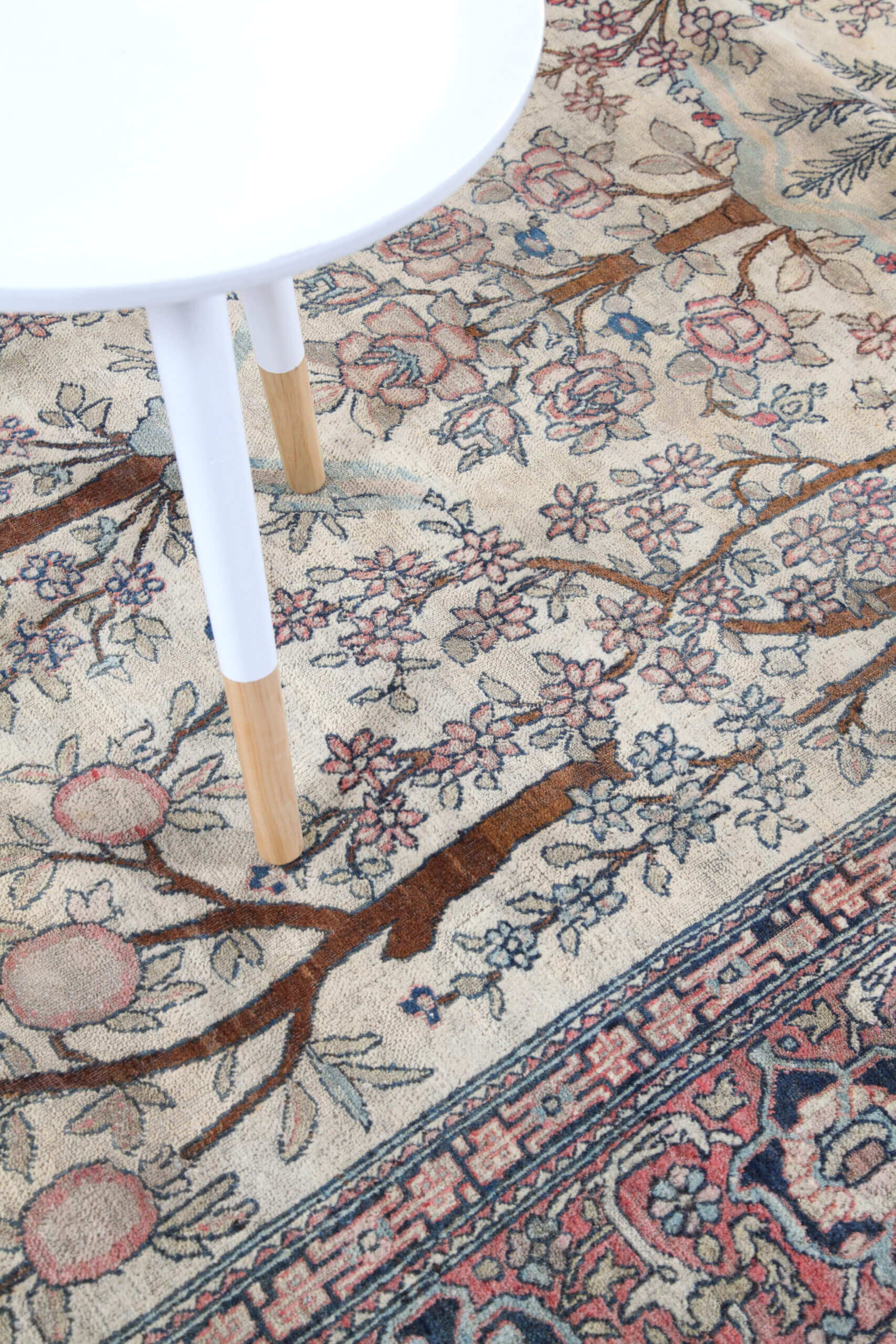 Authentic Antique Persian Isfahan Rug | Hand-Knotted 201x131cm