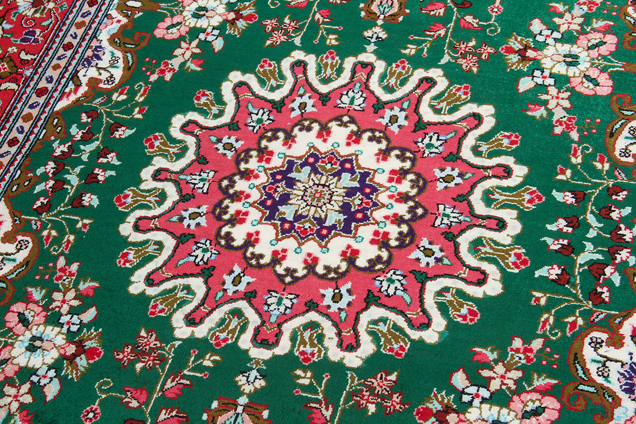 Persian Qum Silk Rug 120_83 cm