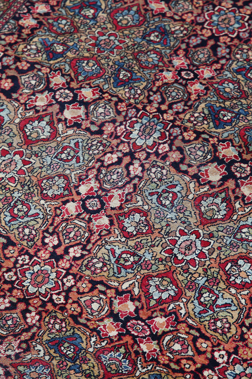 Authentic Antique Persian Isfahan Rug | Hand-Knotted 209x135cm
