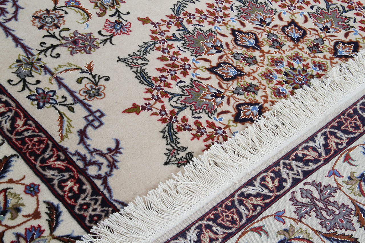 Persian Isfahan Silk & Wool Rug 165_110 cm
