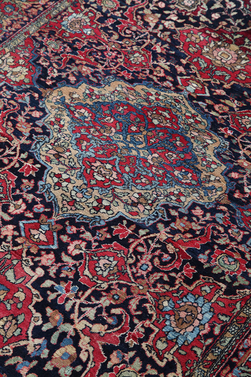 Authentic Antique Persian Isfahan Rug | Hand-Knotted 190x130cm