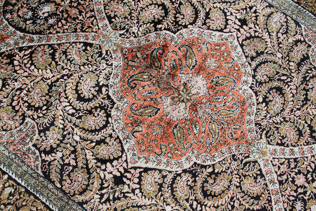 Persian Qum Silk Rug 204_135 cm