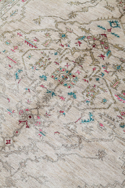 Handmade Ziegler Decorative Floral Rug, 233x169cm